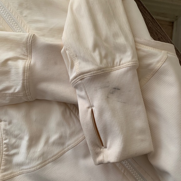 LULULEMON JACKET - Picture 7 of 8